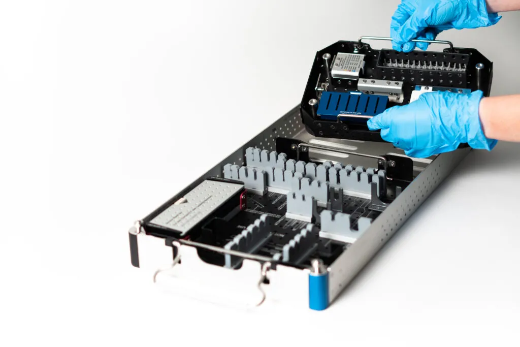 Surgical case and tray system
